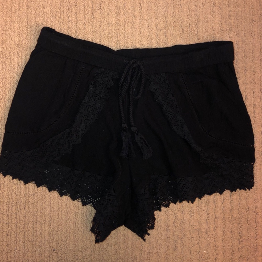 SOLD✔️✔️Black Drawstring Shorts - Picture 4 of 5